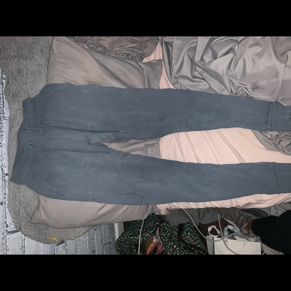 alphalete joggers